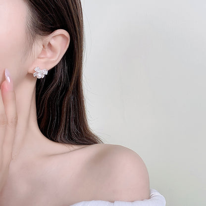 Hollow Bow Silver-Plated Pearl Earrings, Fashionable Elegant Earrings, 925 Sterling Silver Needle Earrings, Accessible Luxury and High-End Sense for Women