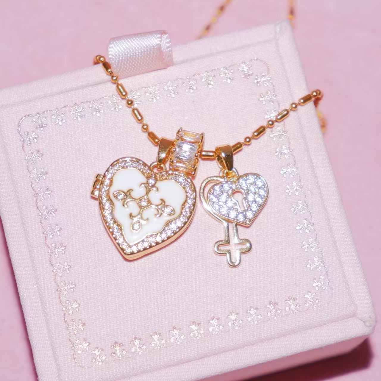 Cross-Border Photo Necklace Tiktok Style Forever ~ Heart-Shaped Colorful Key Photo Album Necklace Best Friend Gift