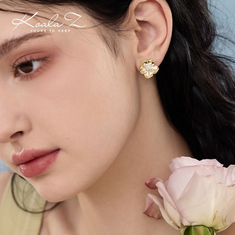 925 Silver Needle Flower Heart Flower Stamen Flower Cap Flower Holder French Retro Atmosphere Stereo Golden Flower Zircon Earrings Earrings
