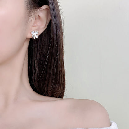Minimalist Painted Flower Stud Earrings Korean and Japanese Exquisite Fashion Temperament Earrings 925 Sterling Silver Needle Earrings Light Luxury High-End