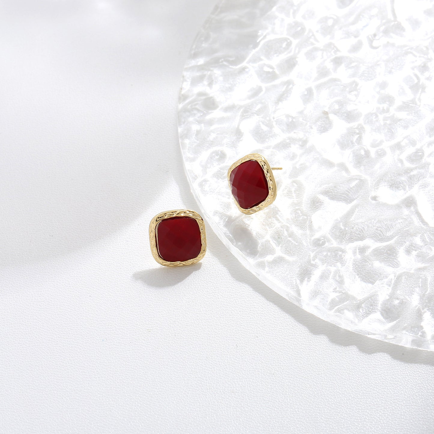 wine red Simple Artistic Sterling Silver Earrings Resin Fashion Earrings Niche High-end Jewelry Earrings 925 Silver Pin