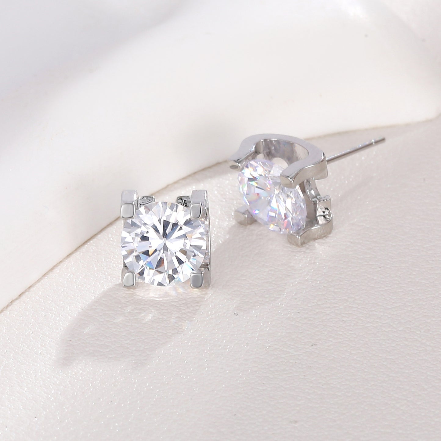 Minimalist Light Luxury Style 3A Large Zircon Earrings 925 Silver Needle Fashionable Elegant Earrings Niche High-end Earrings for Women