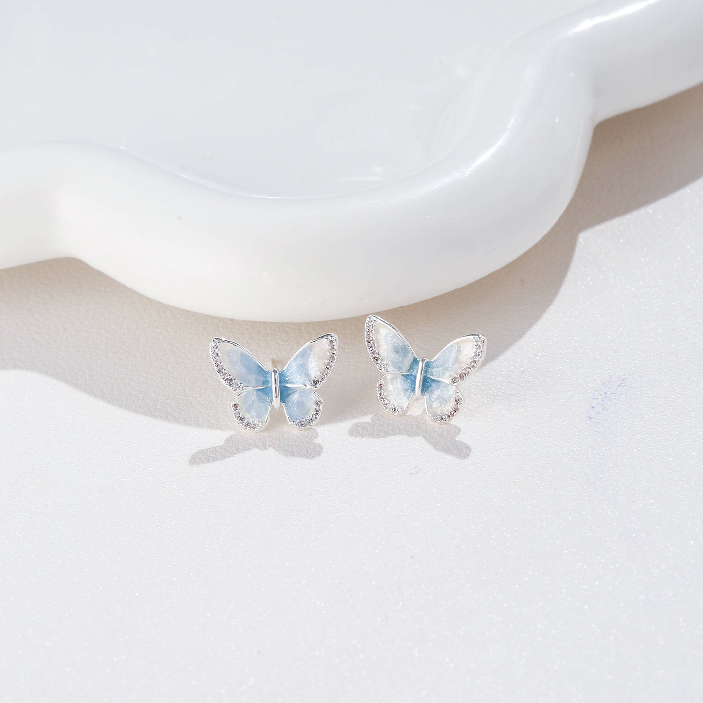 Butterfly Earrings with Glitter Gradient Color, Fashionable and Elegant 925 Sterling Silver Needle Earrings, Light Luxury High-End