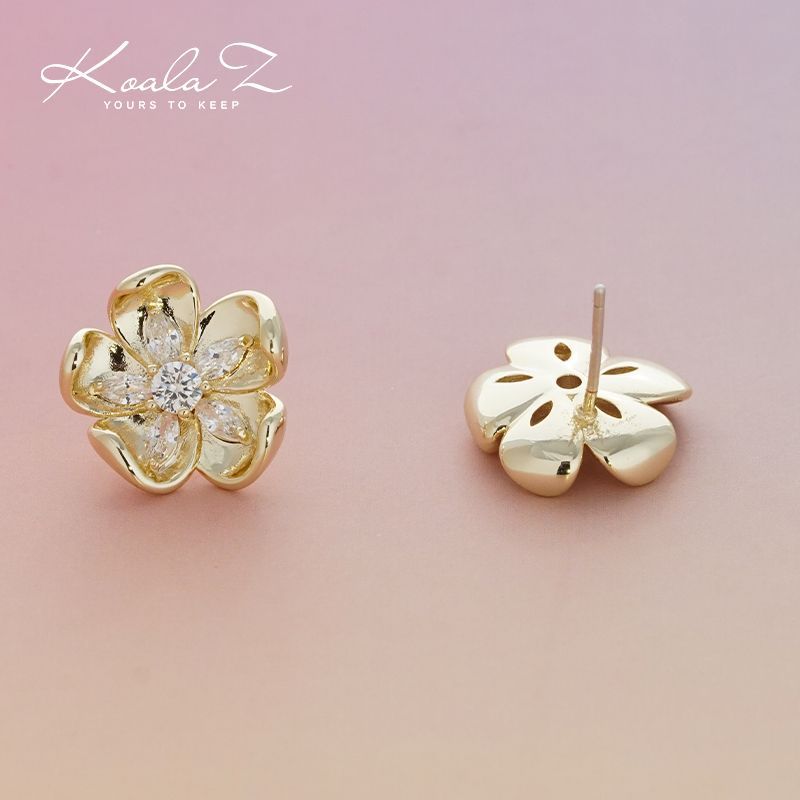 925 Silver Needle Flower Heart Flower Stamen Flower Cap Flower Holder French Retro Atmosphere Stereo Golden Flower Zircon Earrings Earrings