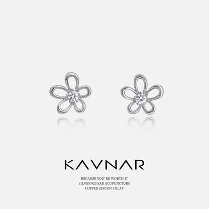 Minimalist Hollow Asymmetrical Three-Dimensional Flower Stud Earrings Fashion Temperament Earrings 925 Sterling Silver Needle Earrings High-End Feel