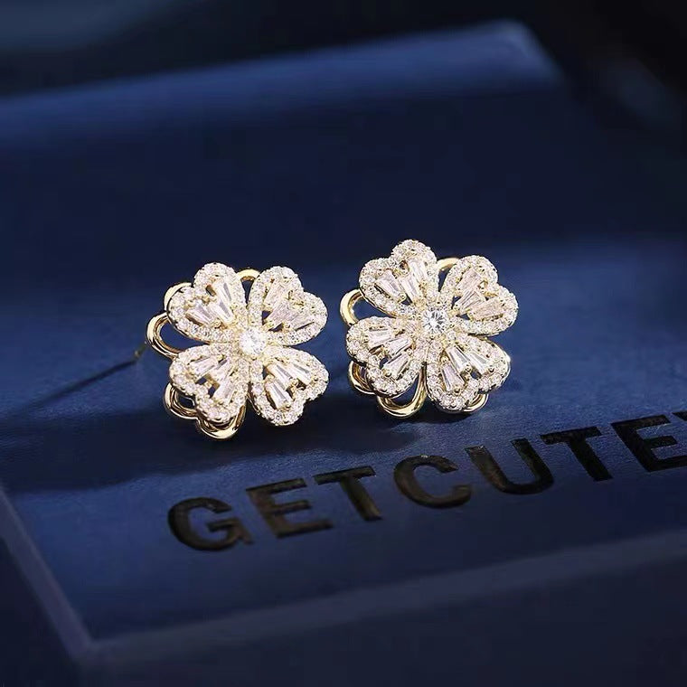2022 Autumn Rotating Four-Leaf Clover Earrings Light Luxury Fashion Creative Casual Easiest for Match Personalized Rotatable Earrings for Women