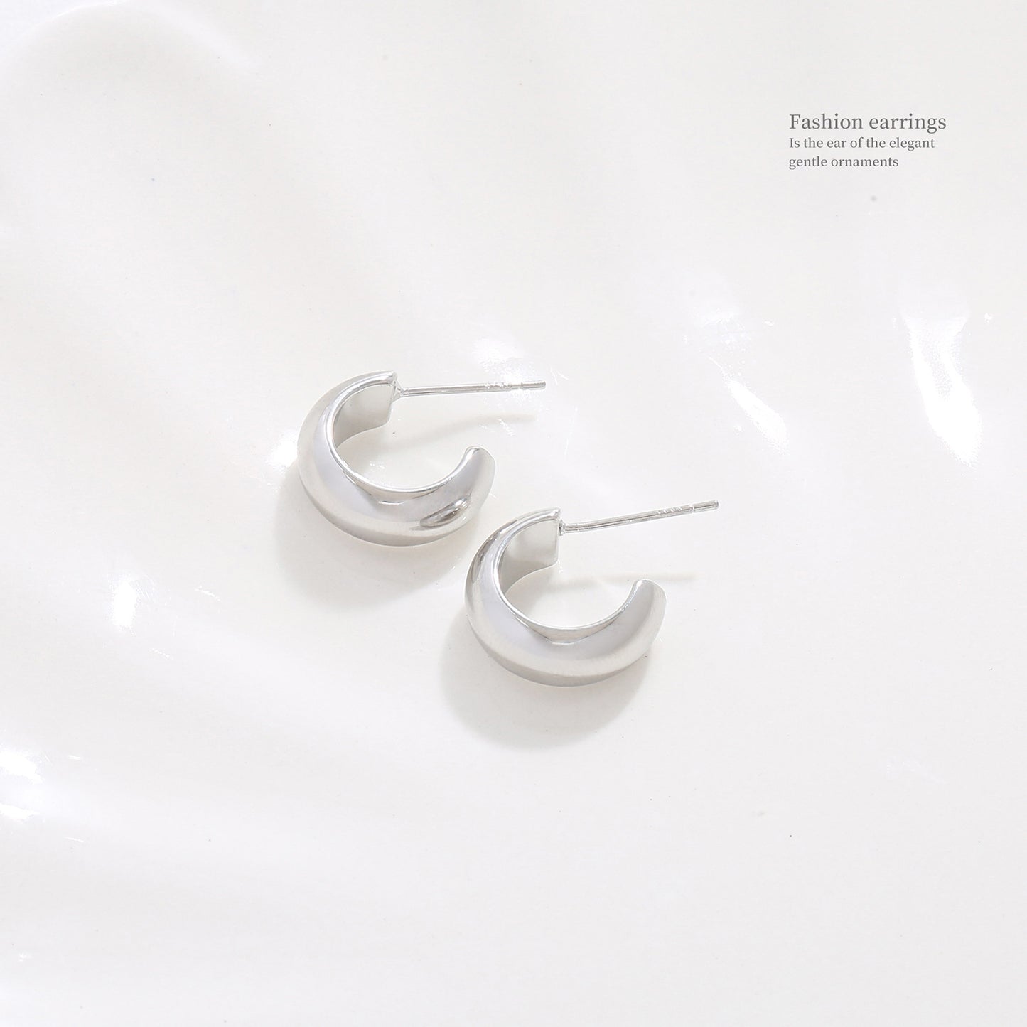 Simple Bright Face C European and American Ins Sterling Silver Earrings Women's Earrings Light Luxury High-end Summer S925 Silver Pin Earrings